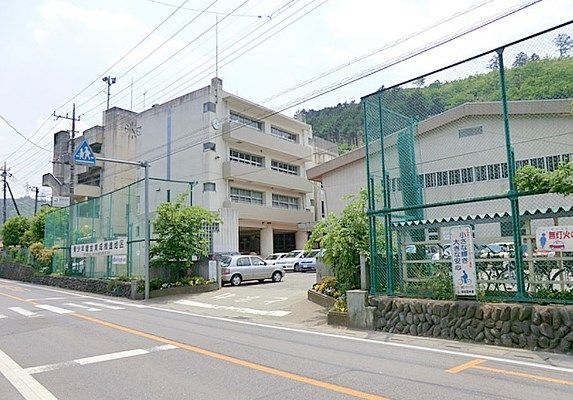 飯能市立原市場中学校の画像