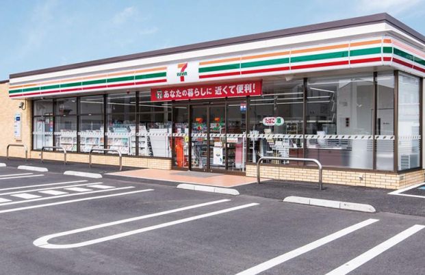 セブンイレブン 四ツ橋北堀江店の画像