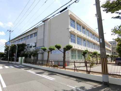 堺市立三国丘中学校の画像