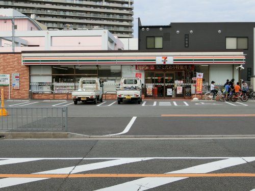 セブンイレブン堺鳳南町3丁店の画像