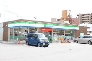 ファミリーマート 東大阪御厨栄町店の画像