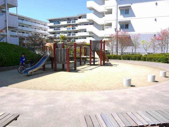 紀寺県営住宅公園の画像