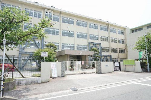 福岡市立三筑小学校の画像
