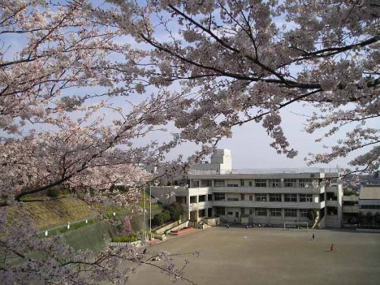 座間市立中原小学校の画像