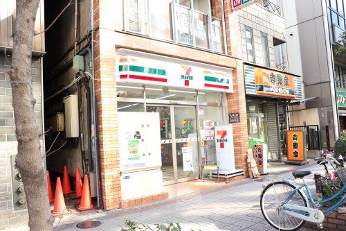 セブンイレブン 馬喰町駅前店の画像