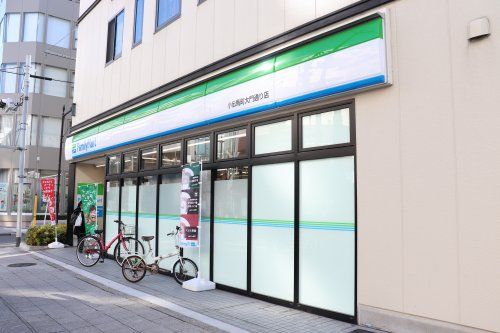 ファミリーマート 小伝馬町大門通り店の画像