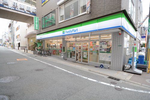 ファミリーマート甲東園駅東口店の画像