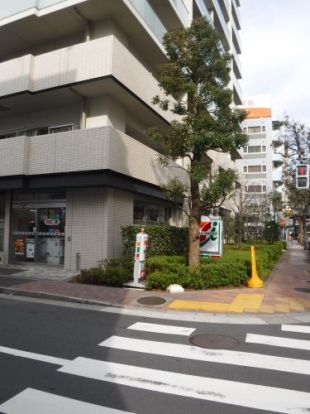 セブンイレブン 江戸川葛西駅南店の画像