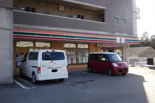 セブンイレブン楢原東店の画像