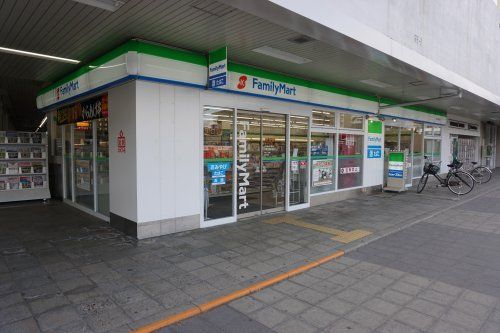 ファミリーマート 近鉄天理駅前店の画像