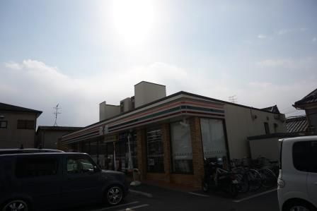 セブンイレブン 天理三島町北大路店の画像