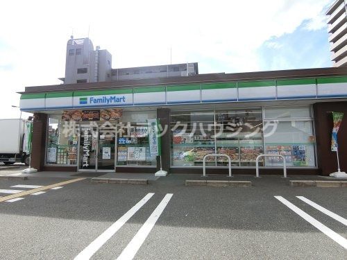 ファミリーマート 鶴見緑地東店の画像