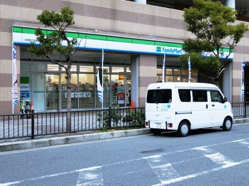 ファミリーマート 近鉄若江岩田駅前店の画像