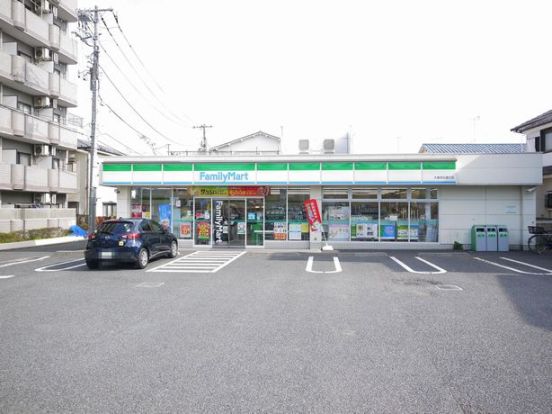 ファミリーマート 大泉目白通り店の画像