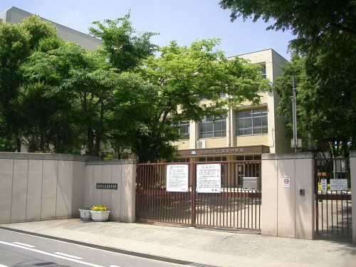 尼崎市立　武庫東中学校の画像