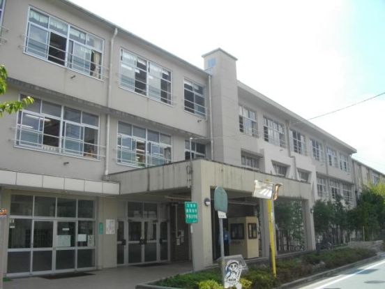 西宮市立　甲東小学校の画像