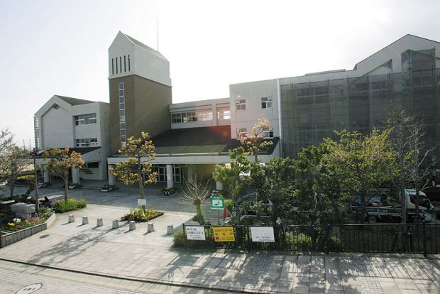 宝塚市立　山手台中学校の画像
