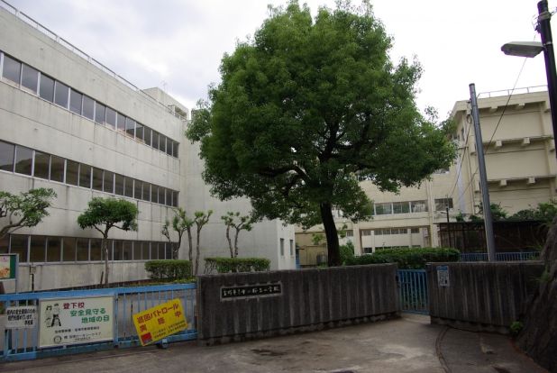 宝塚市立　中山桜台小学校の画像