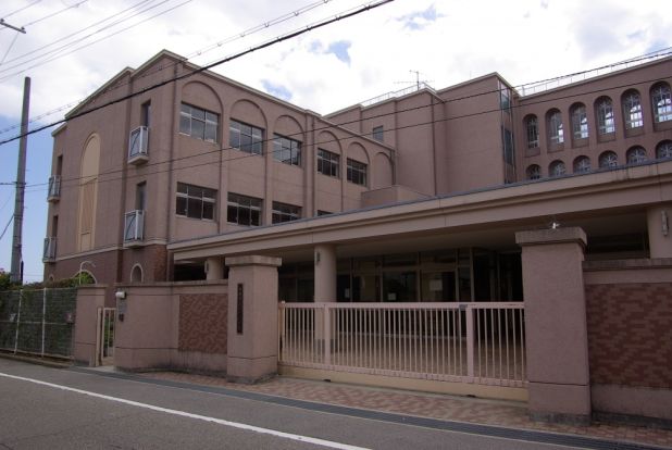 宝塚市立　仁川小学校の画像