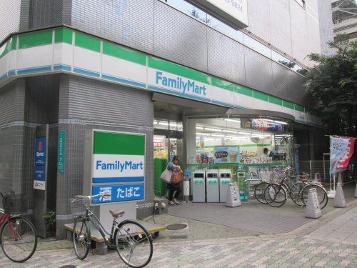 ファミリーマート 弁天町駅前店の画像