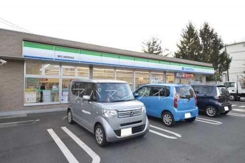 ファミリーマート横浜上飯田団地店の画像