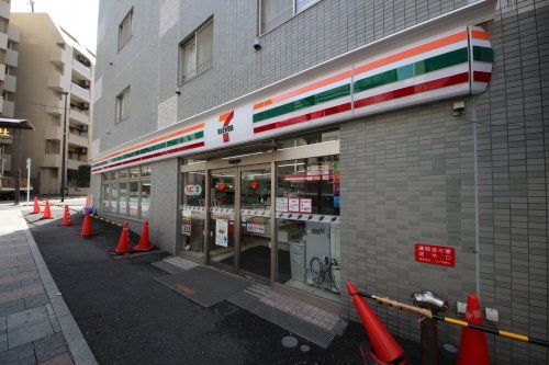 セブンイレブン横須賀本町2丁目店の画像