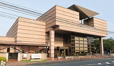 東松山市立図書館の画像