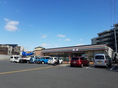 セブンイレブン 堺東上野芝町2丁店の画像