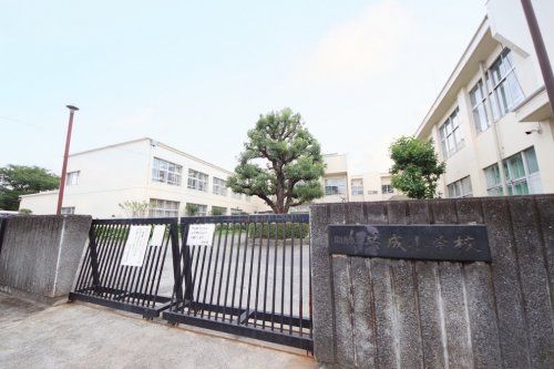 昭島市立共成小学校の画像