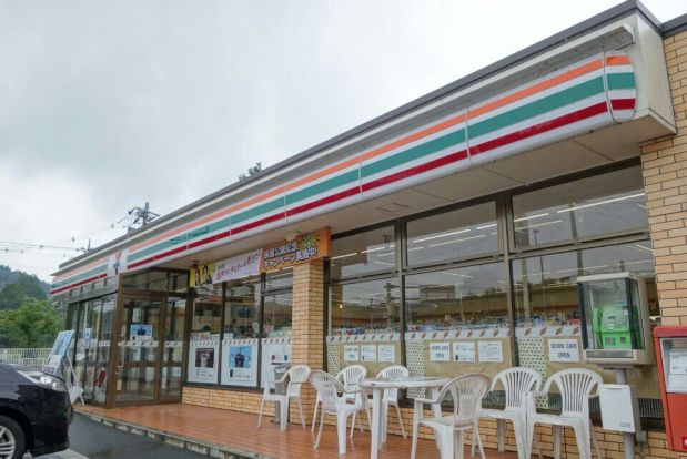 セブンイレブン 寄居ホンダ工場前店の画像