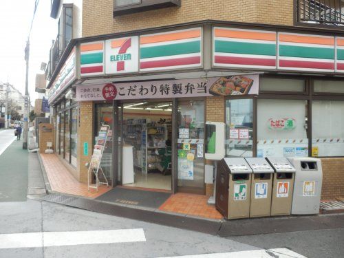 セブンイレブン 板橋加賀2丁目店の画像