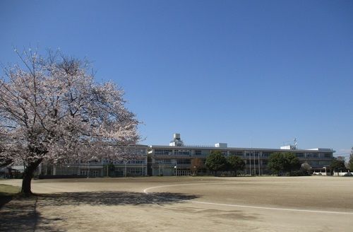 成田市立遠山中学校の画像