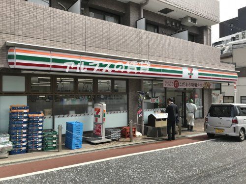 セブンイレブン 横浜南太田店の画像