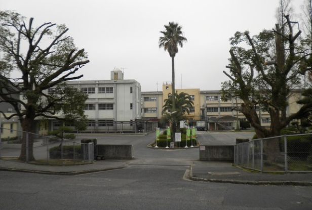 宇部市立藤山中学校の画像