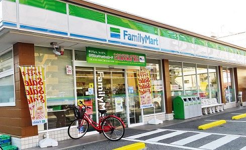 ファミリーマート 万代六丁目店の画像