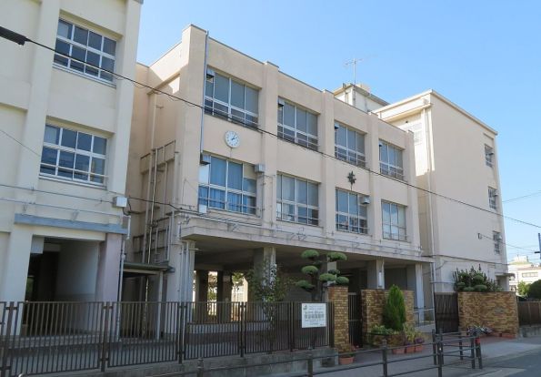 新生野中学校の画像