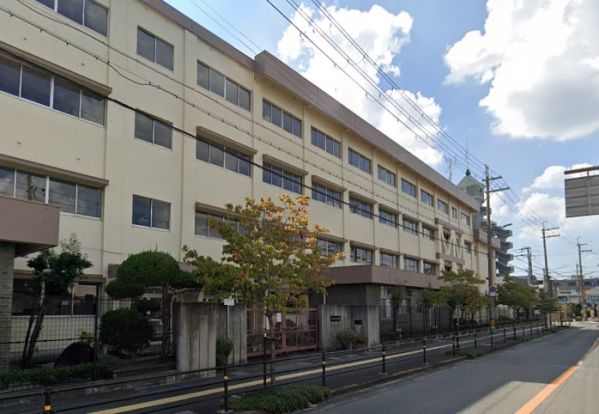 八尾市立久宝寺中学校の画像