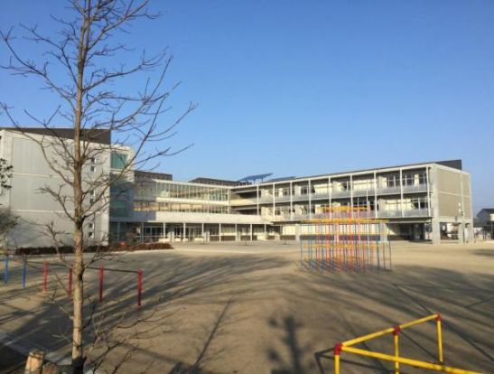 東小学校の画像