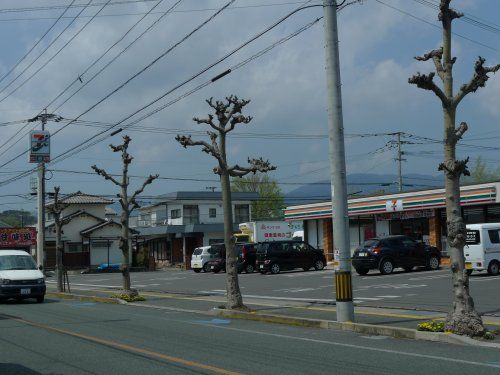 セブンイレブン長門石店の画像