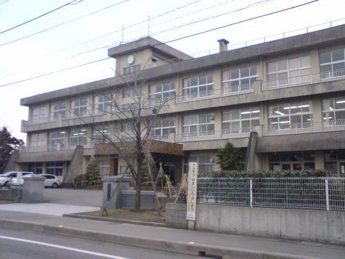 月岡小学校の画像