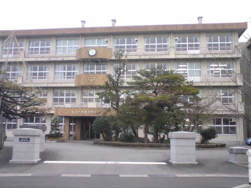 月岡中学校の画像