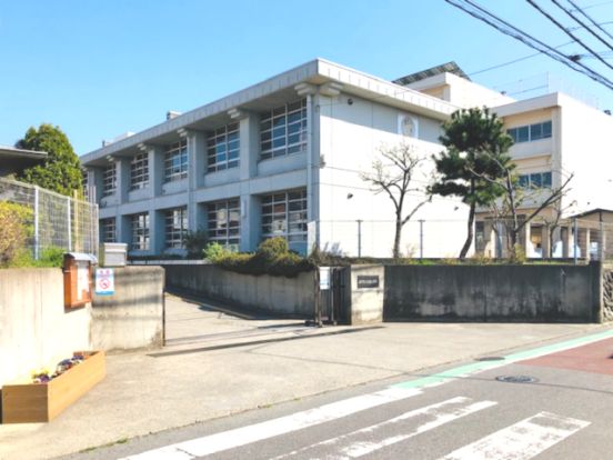 藤沢市立片瀬小学校の画像