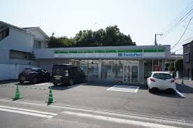 ファミリーマート 弦巻一丁目店の画像