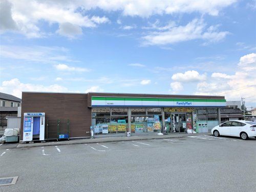 ファミリーマート 富山本郷店の画像