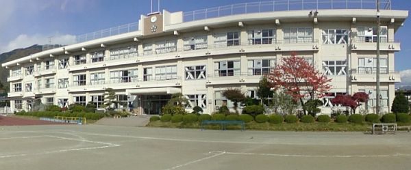 南アルプス市立白根源小学校の画像