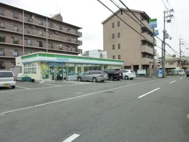 ファミリーマート 東大阪西堤店の画像