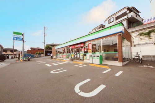 ファミリーマート 福生山王橋通り店の画像