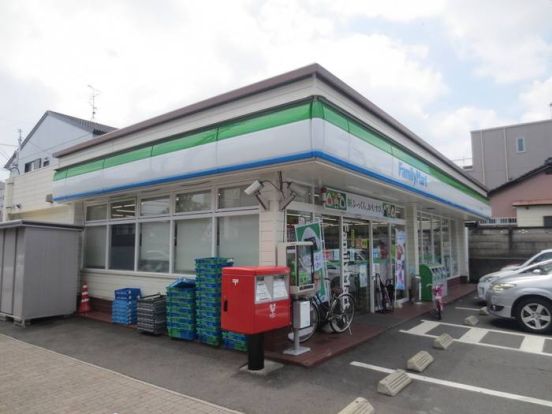 ファミリーマート 山下通店の画像