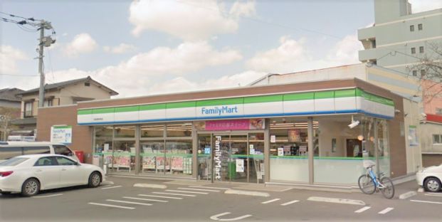 ファミリーマート 久留米野中町店の画像