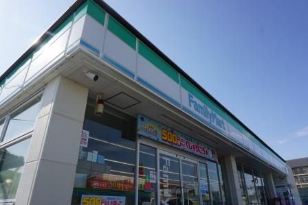 ファミリーマート勾田店の画像